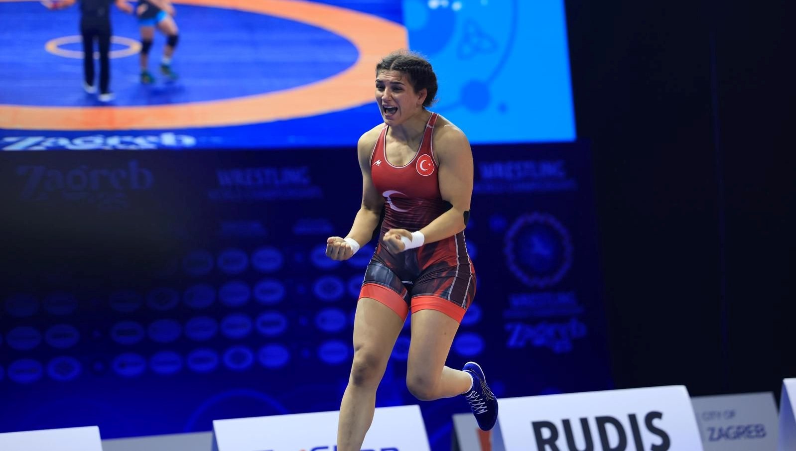 nesrin bastan dunya gures sampiyonasinda gumus madalya MwW4N98H