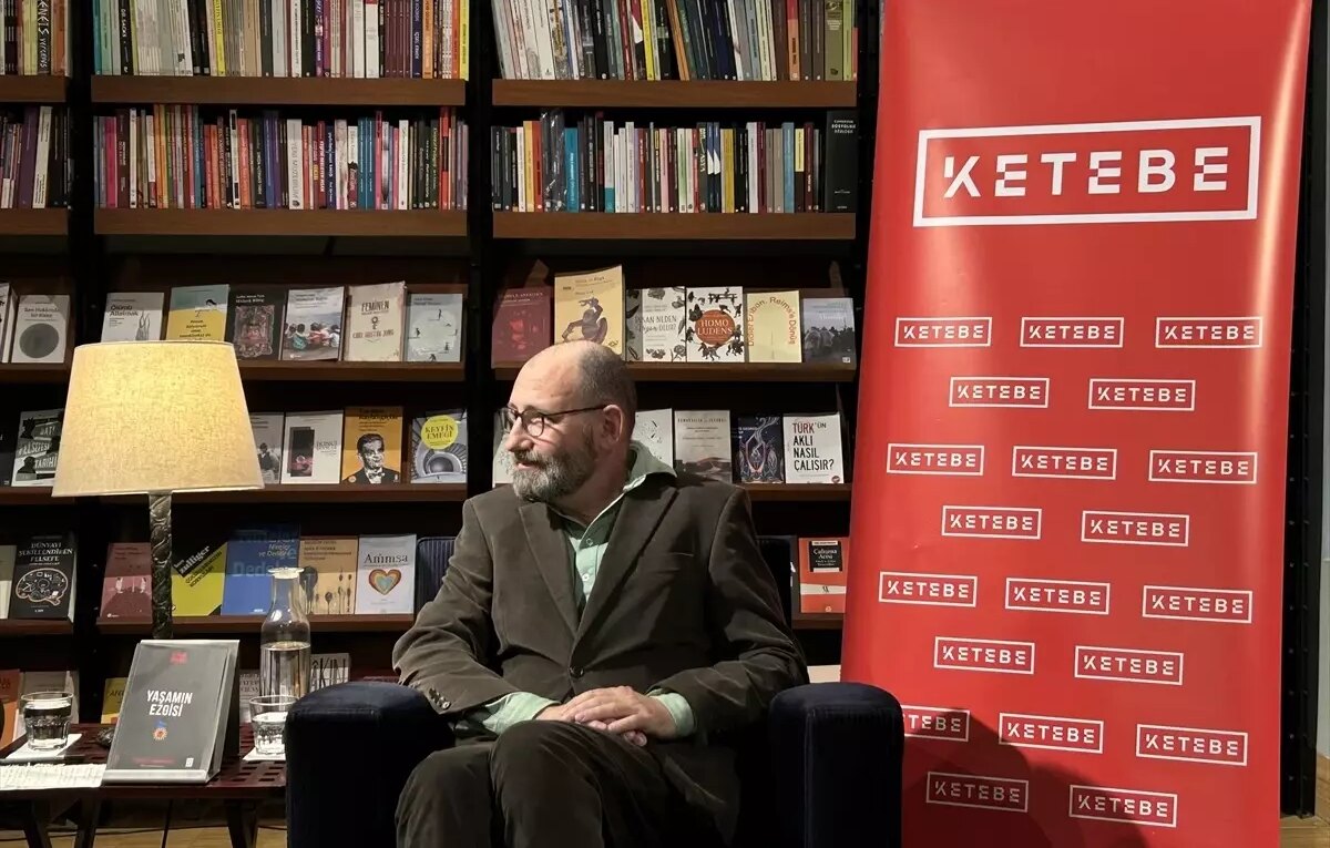 claude romano edebiyat ve felsefe uzerine konustu pjT9J8ns.jpg