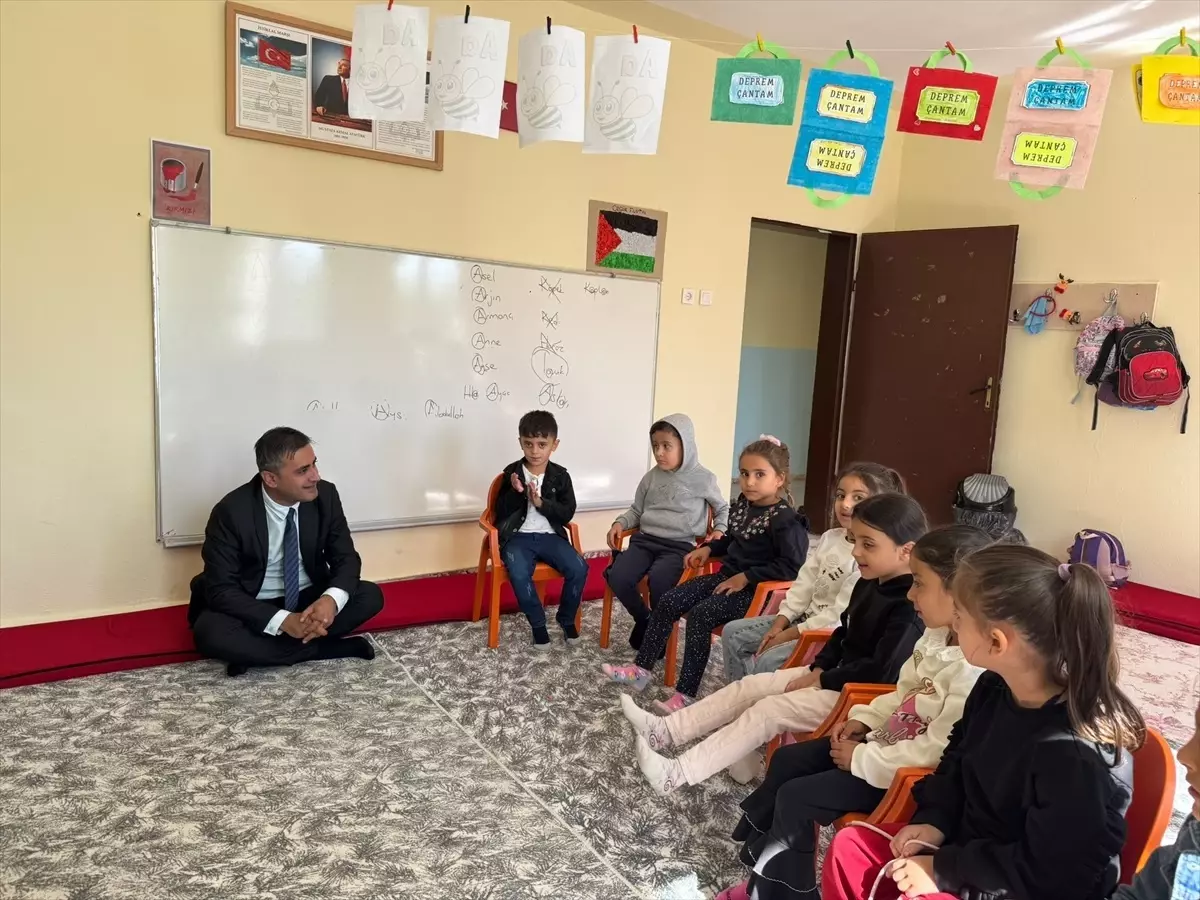 cukurca ilce milli egitim muduru koy okullarini ziyaret etti uUKccb4f.jpg