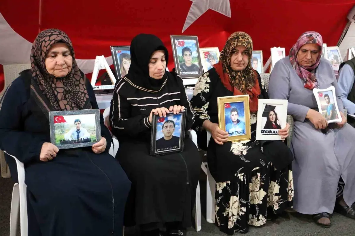 diyarbakirda evlat nobeti devam ediyor p7nc7QqV.jpg