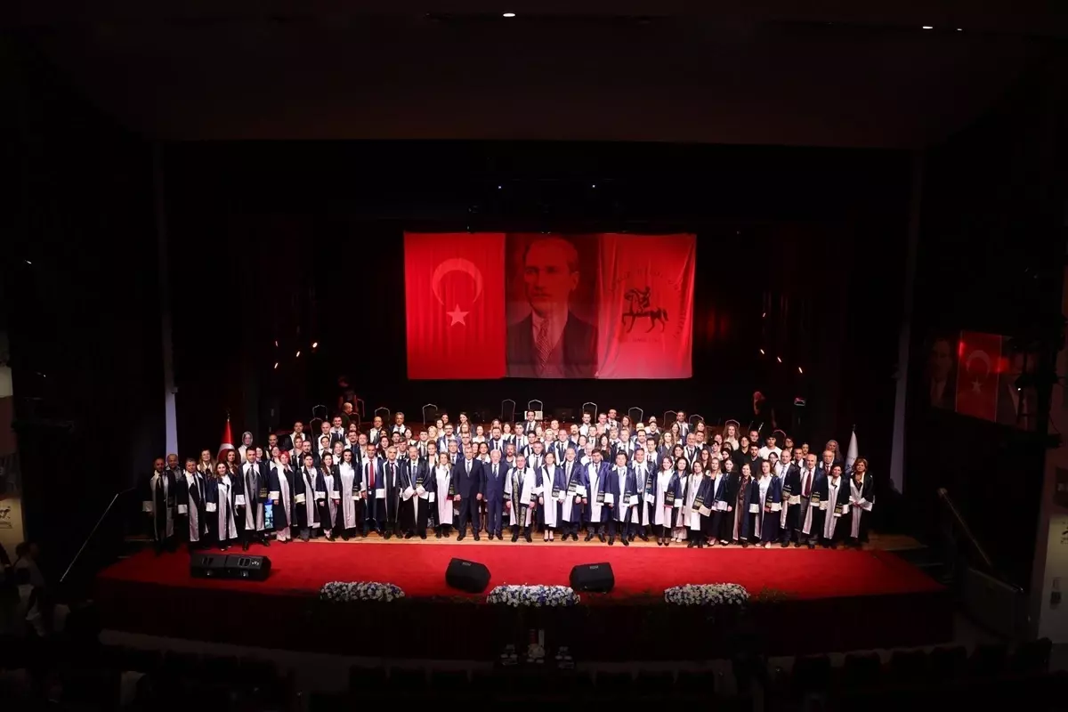 dokuz eylul universitesi 2025 2026 akademik yili acilis toreni gerceklesti XNl1Nwsi.jpg