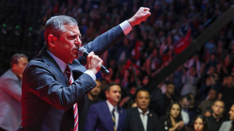 ozgur ozel millet iradesine sahip cikiyor mitinginde arnavutkoyde XjuzPJp3.jpg