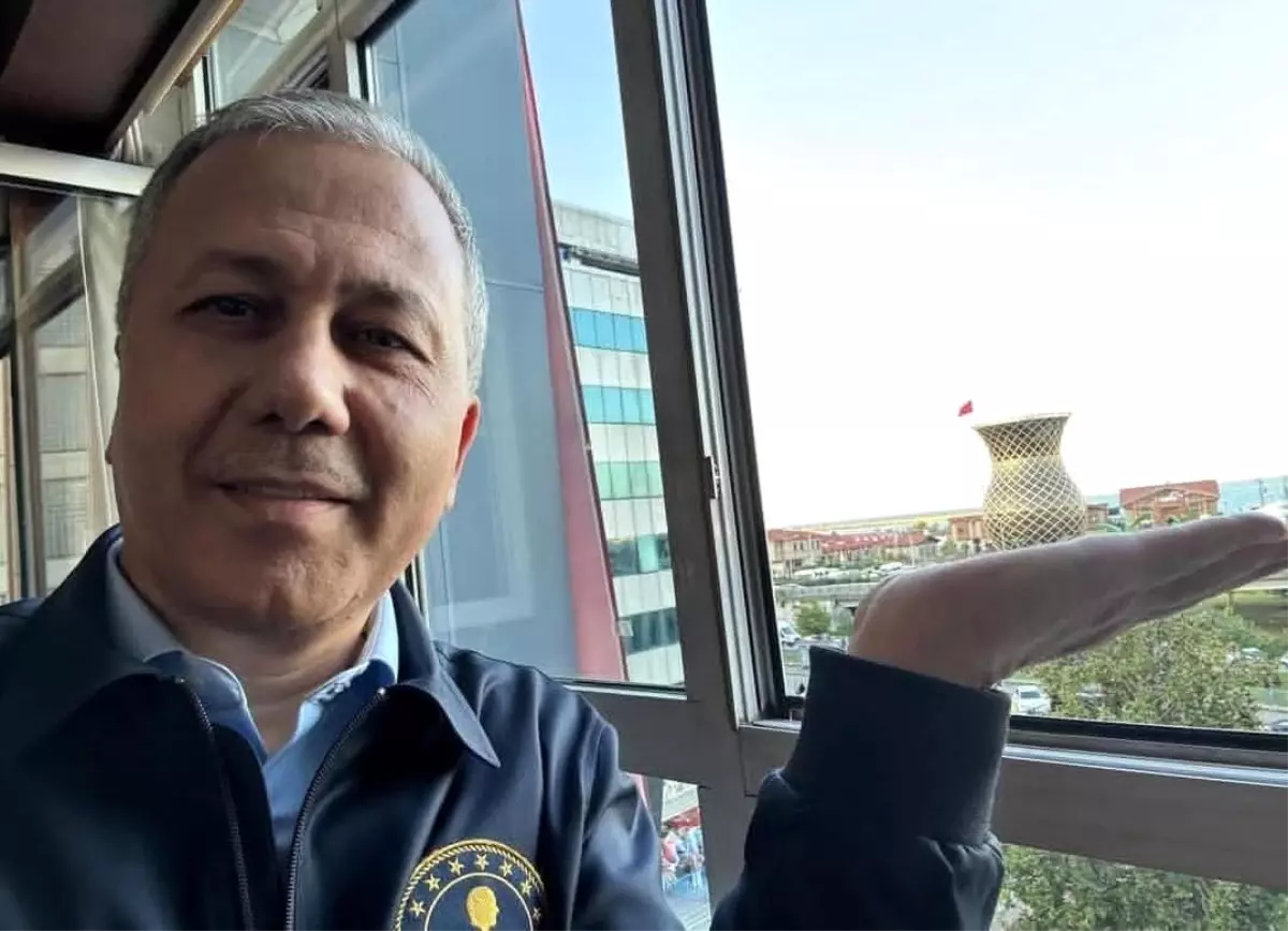 yerlikaya da akima uydu dev bardakla poz verdi XEPw5fmX.jpg