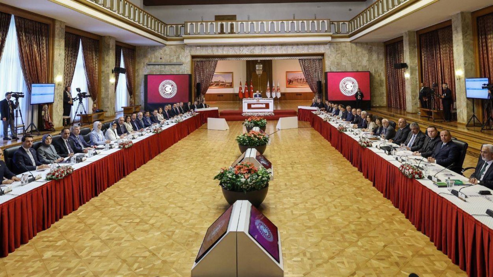 kurtulmus milli dayanisma kardeslik ve demokrasi komisyonu koordinatorleri ile gorusecek eBp4NvAe.jpg