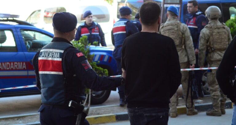 aydinda-uyusturucu-operasyonunda-52-supheli-yakalandi-lj79trUi