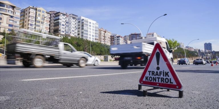 emniyet-acikladi-ankarada-bazi-yollar-kapatilacak-F1s1Ke38