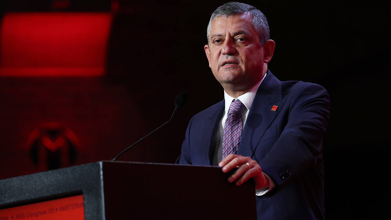 Özgür Özel, Küresel İlerici Seferberlik’in İlk Toplantısı İçin Barselona’ya Uğruyor