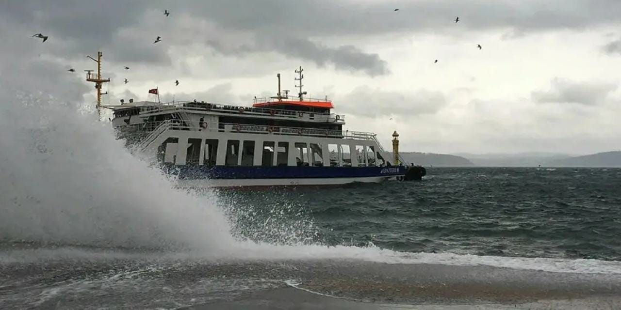 Marmara Denizi’nde Fırtına Nedeniyle Seferler İptal Edildi