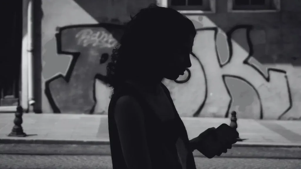 Telefon Boynu Sendromu: Gençleri Tehdit Eden Bir Sağlık Sorunu