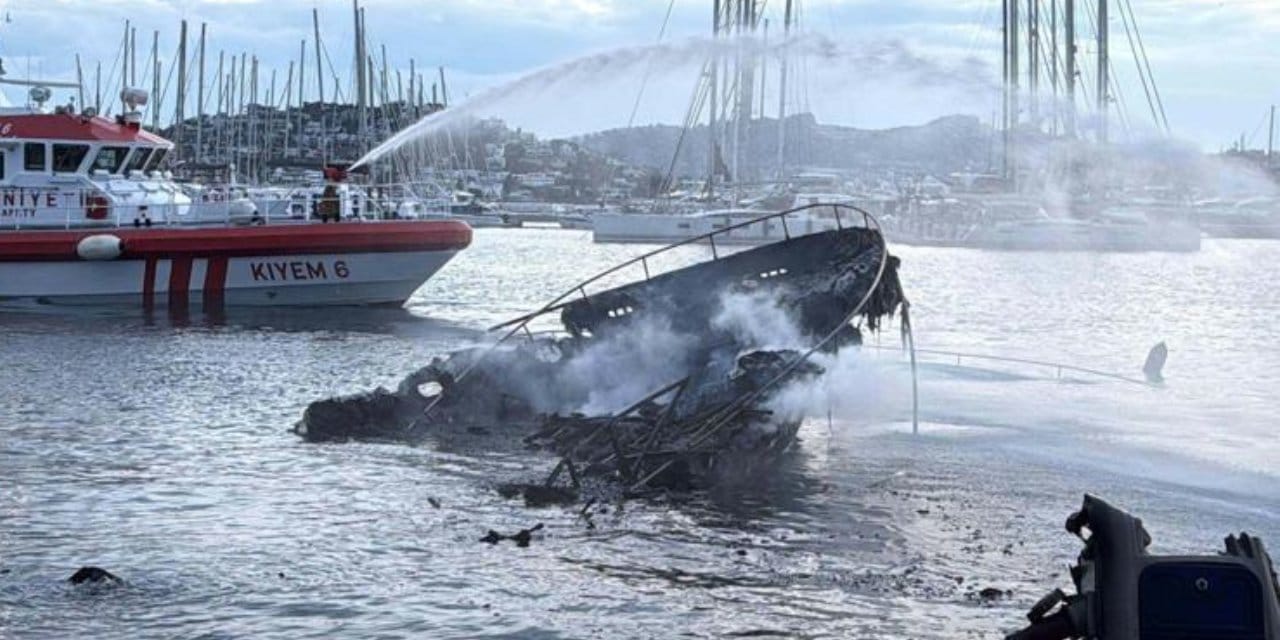 Yalıkavak Marina’da Yangın Sonrası Milyonluk Yatların Enkazı Temizlendi